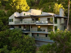 3250 Coldwater Canyon, Studio City CA 91604