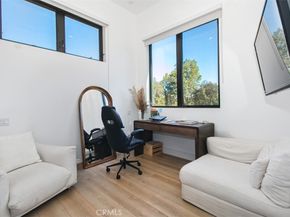 4620 Caritina, Tarzana CA 91356