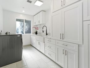 4330 Alhama, Woodland Hills CA 91364