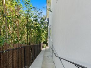 4330 Alhama, Woodland Hills CA 91364