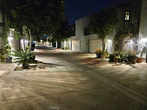 20607 Roscoe Blvd C, Winnetka CA 91306