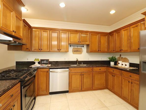 3855 Ingraham Street 204, Los Angeles CA 90005