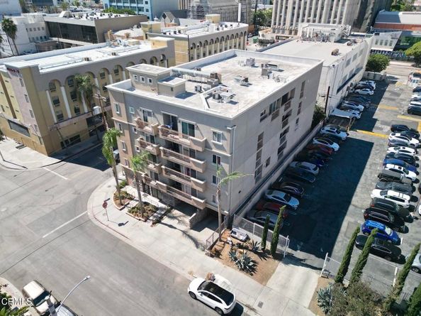 3855 Ingraham Street 204, Los Angeles CA 90005