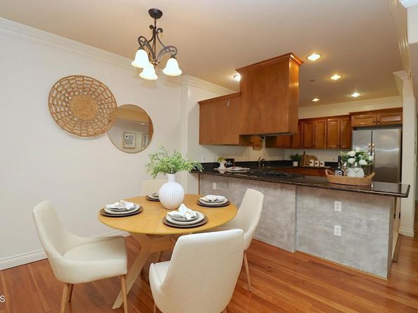 3855 Ingraham Street 204, Los Angeles CA 90005
