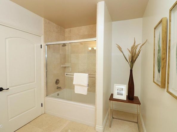 3855 Ingraham Street 204, Los Angeles CA 90005