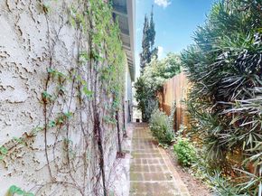 405 Mission Road, Glendale CA 91205