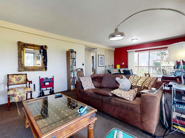 405 Mission Road, Glendale CA 91205
