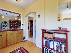405 Mission Road, Glendale CA 91205