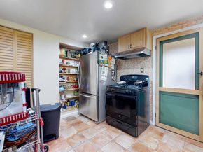 405 Mission Road, Glendale CA 91205