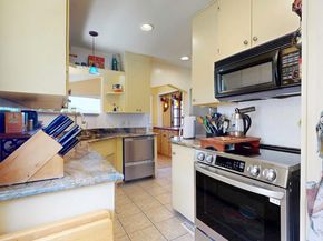 405 Mission Road, Glendale CA 91205