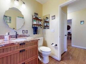 405 Mission Road, Glendale CA 91205
