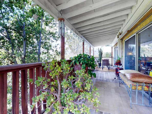 405 Mission Road, Glendale CA 91205