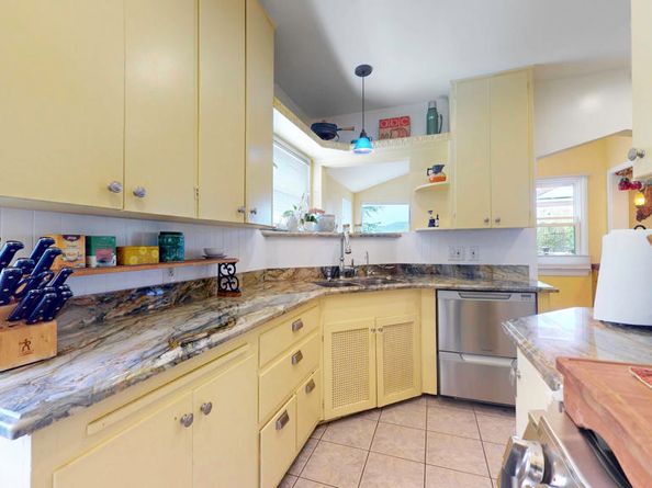 405 Mission Road, Glendale CA 91205