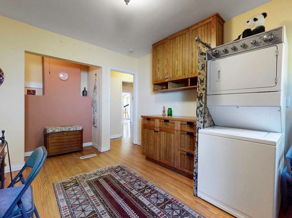 405 Mission Road, Glendale CA 91205