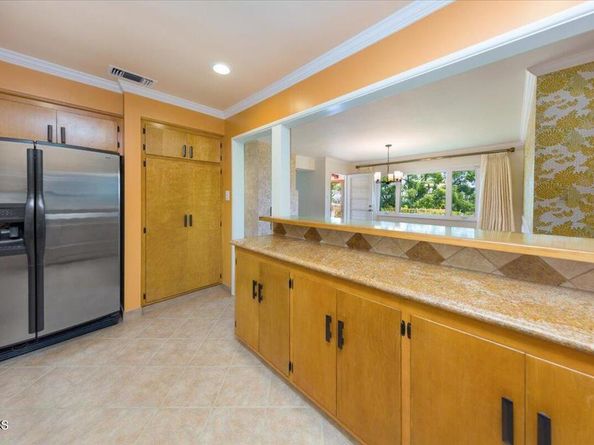 1372 Inverness Drive, Pasadena CA 91103