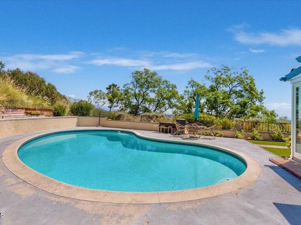 1372 Inverness Drive, Pasadena CA 91103