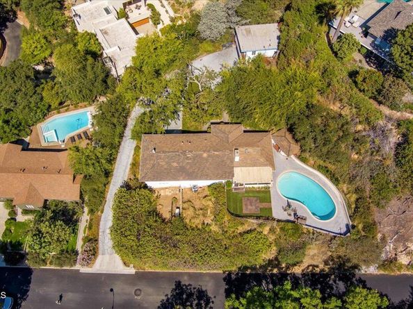 1372 Inverness Drive, Pasadena CA 91103
