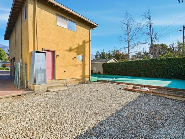 672 W Mendocino Street, Altadena CA 91001