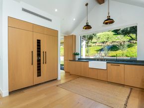 2950 Oak Glen Road, Glendale CA 91208