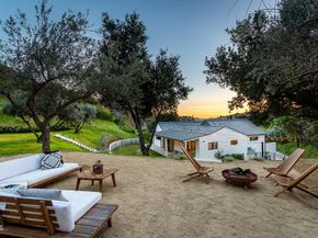 2950 Oak Glen Road, Glendale CA 91208