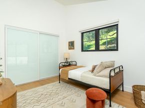 2950 Oak Glen Road, Glendale CA 91208