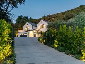 2950 Oak Glen Road, Glendale CA 91208