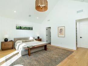 2950 Oak Glen Road, Glendale CA 91208