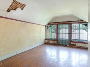 1112 S Pasadena Avenue, Pasadena CA 91105