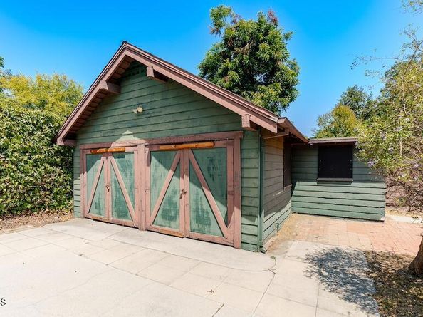 1112 S Pasadena Avenue, Pasadena CA 91105