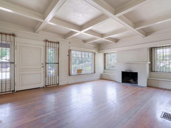 1112 S Pasadena Avenue, Pasadena CA 91105