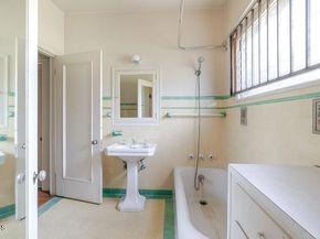 1112 S Pasadena Avenue, Pasadena CA 91105