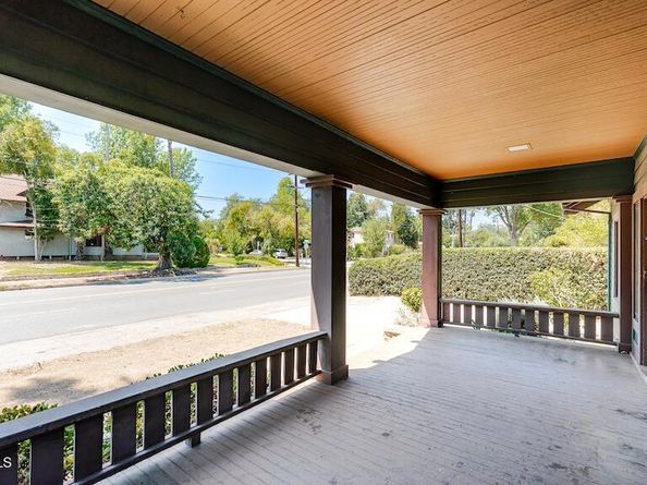 1112 S Pasadena Avenue, Pasadena CA 91105