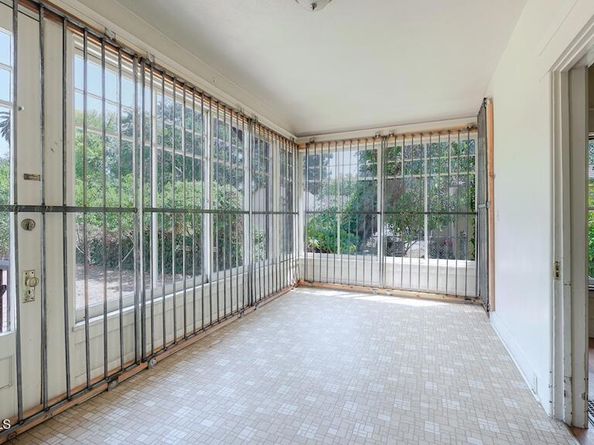 1112 S Pasadena Avenue, Pasadena CA 91105