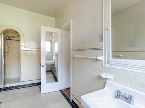 1112 S Pasadena Avenue, Pasadena CA 91105