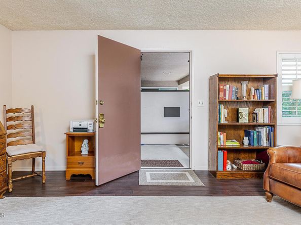 359 S Euclid Avenue, Pasadena CA 91101