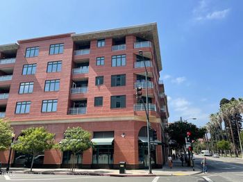 125 N Raymond Avenue