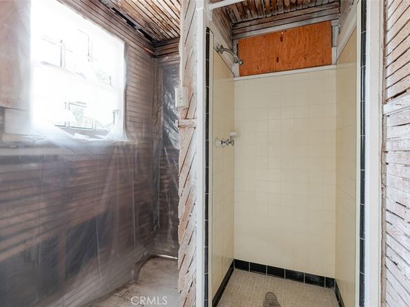 696 Saint John Avenue, Pasadena CA 91105