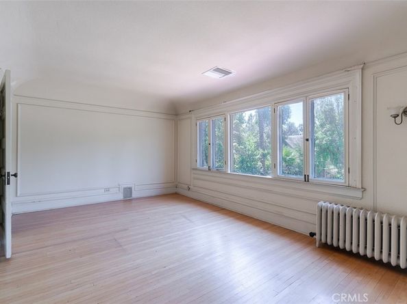 696 Saint John Avenue, Pasadena CA 91105