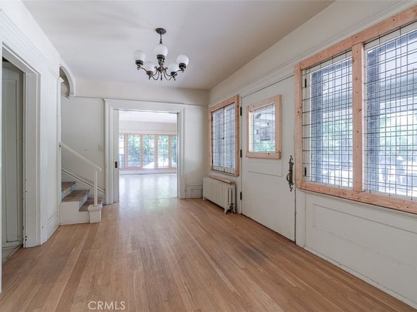 696 Saint John Avenue, Pasadena CA 91105