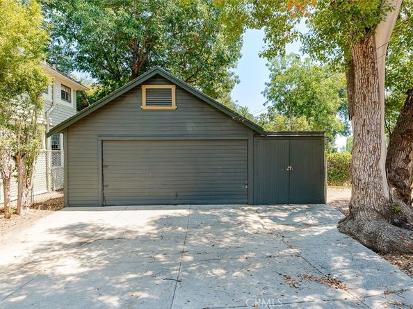 696 Saint John Avenue, Pasadena CA 91105