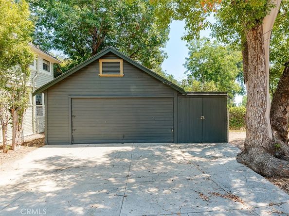 696 Saint John Avenue, Pasadena CA 91105