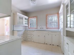 696 Saint John Avenue, Pasadena CA 91105