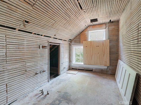 696 Saint John Avenue, Pasadena CA 91105