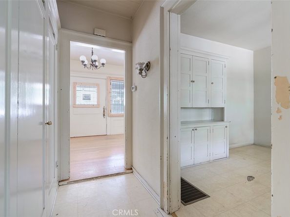 696 Saint John Avenue, Pasadena CA 91105