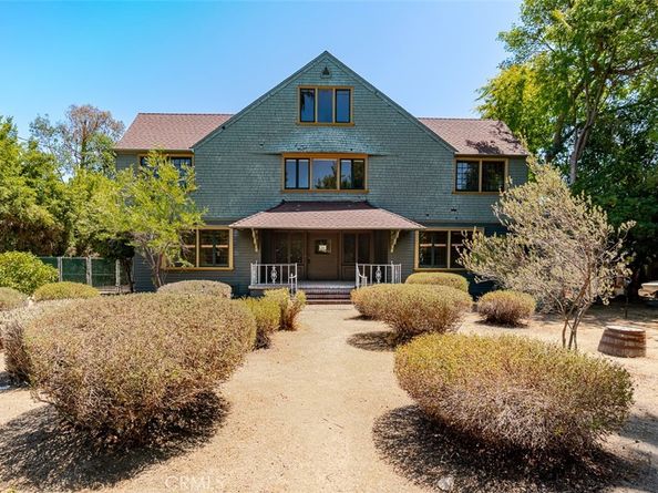 696 Saint John Avenue, Pasadena CA 91105