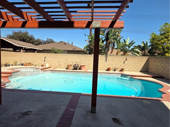 17924 Redwood Avenue, Bellflower CA 90706