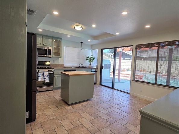 17924 Redwood Avenue, Bellflower CA 90706