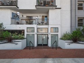 327 Chestnut Avenue 102, Long Beach CA 90802