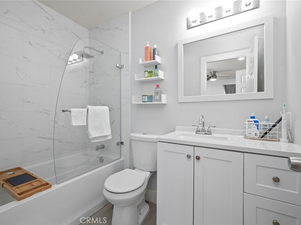 327 Chestnut Avenue 102, Long Beach CA 90802
