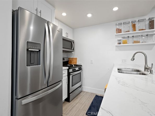 327 Chestnut Avenue 102, Long Beach CA 90802